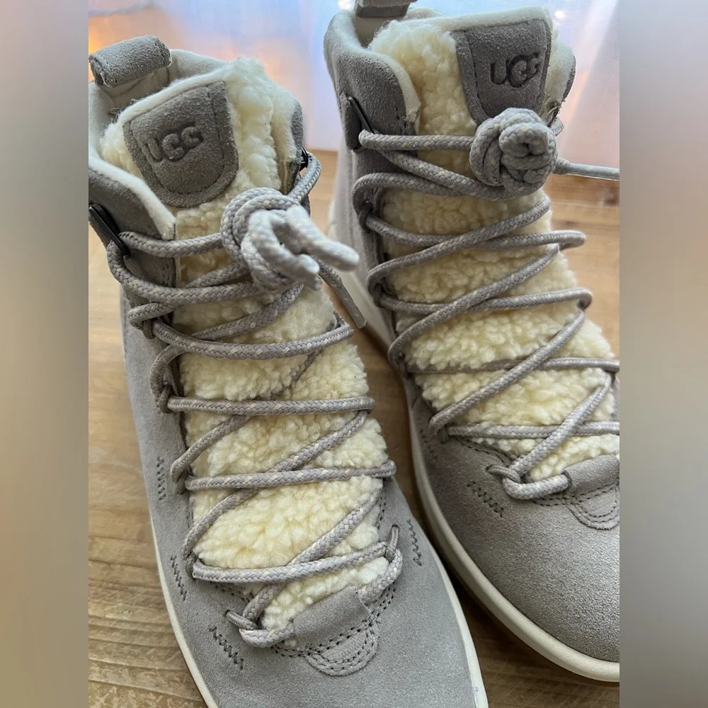 UGG nwob small